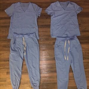 2 Figs ceil blue jogger scrub sets